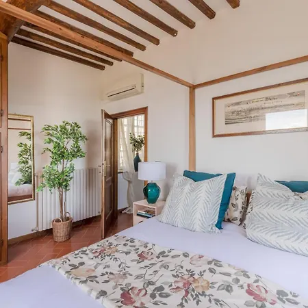 Lontana Villa Lucca