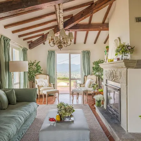 Lontana Villa Lucca