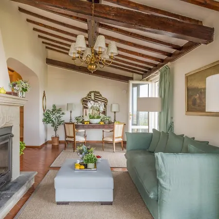 Lontana Villa Lucca
